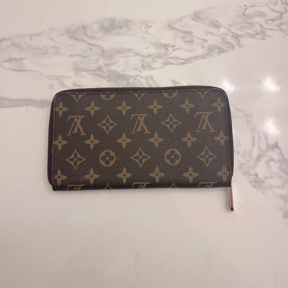Luis Vuitton Purse Wallet